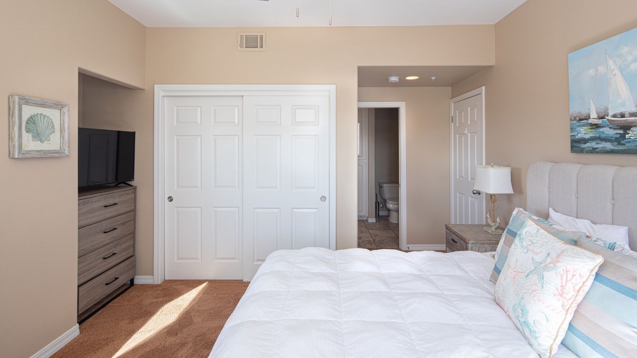 Photo of Bedroom in Downtown