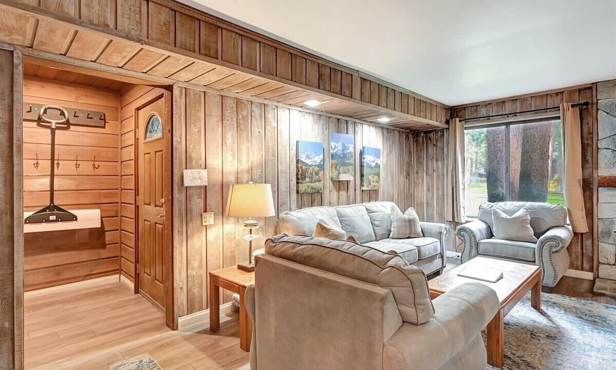 Photo of Livingroom in Mammoth Lakes