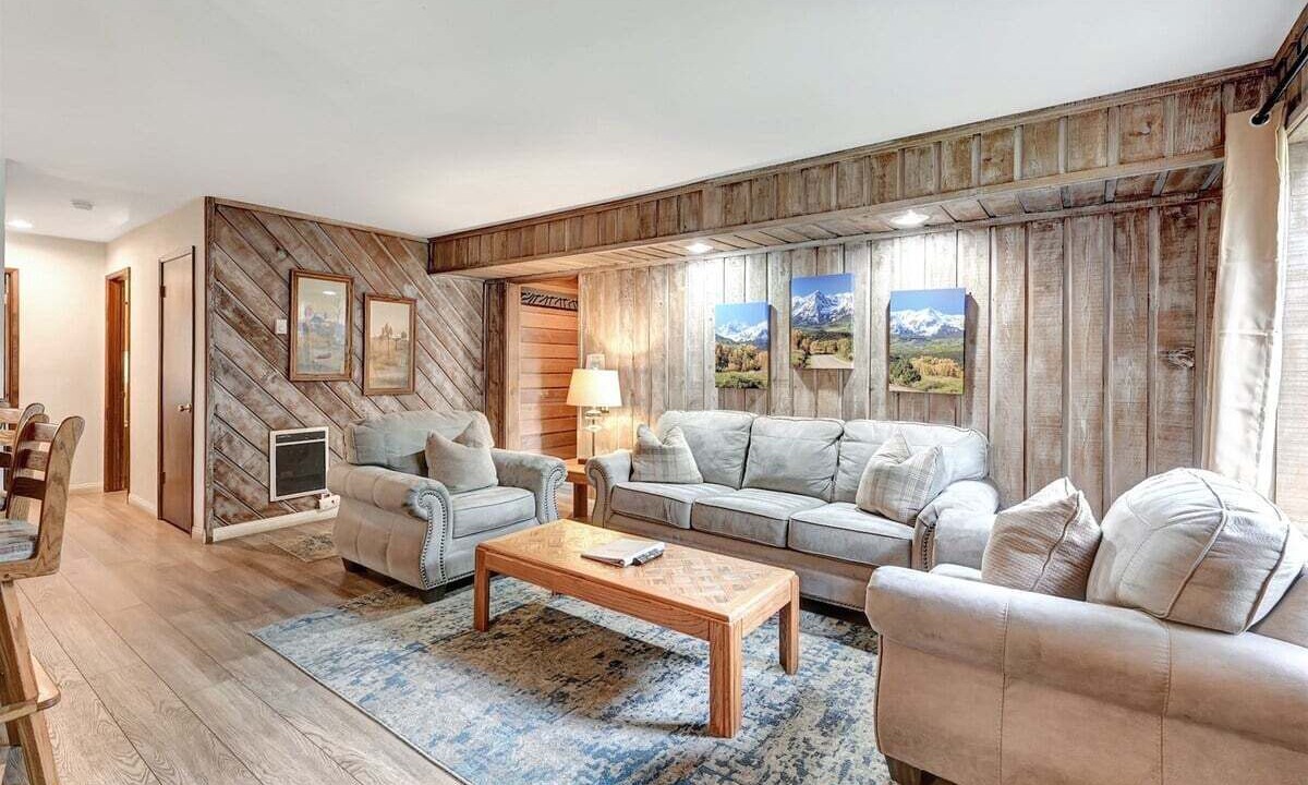 Photo of Livingroom in Mammoth Lakes