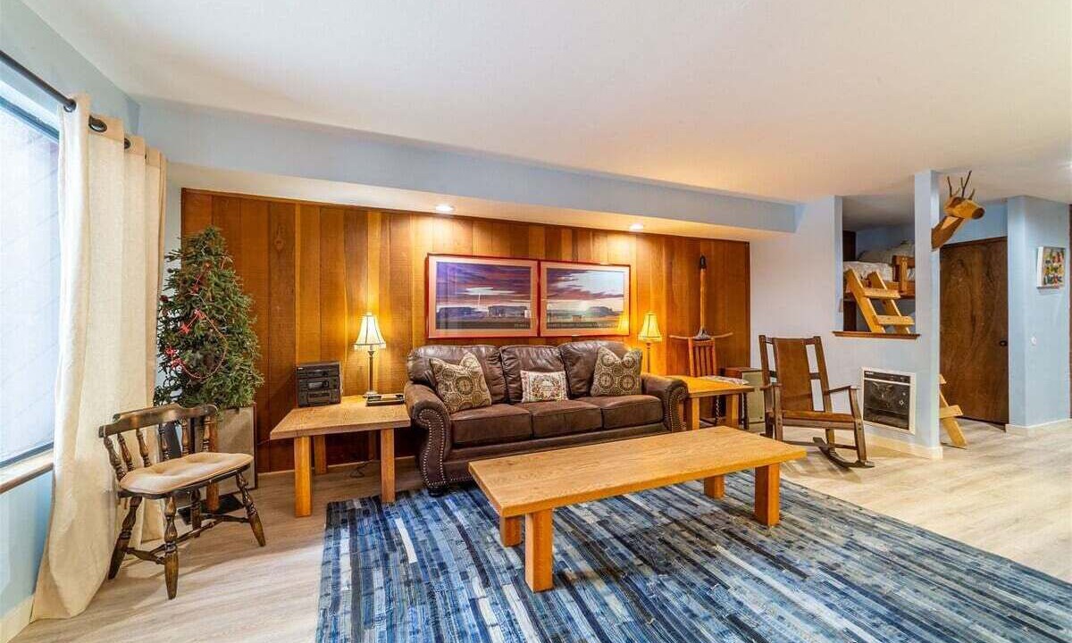 Photo of Livingroom in Mammoth Lakes