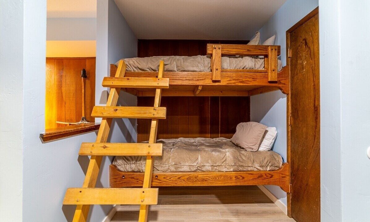 Photo of Bedroom in Mammoth Lakes