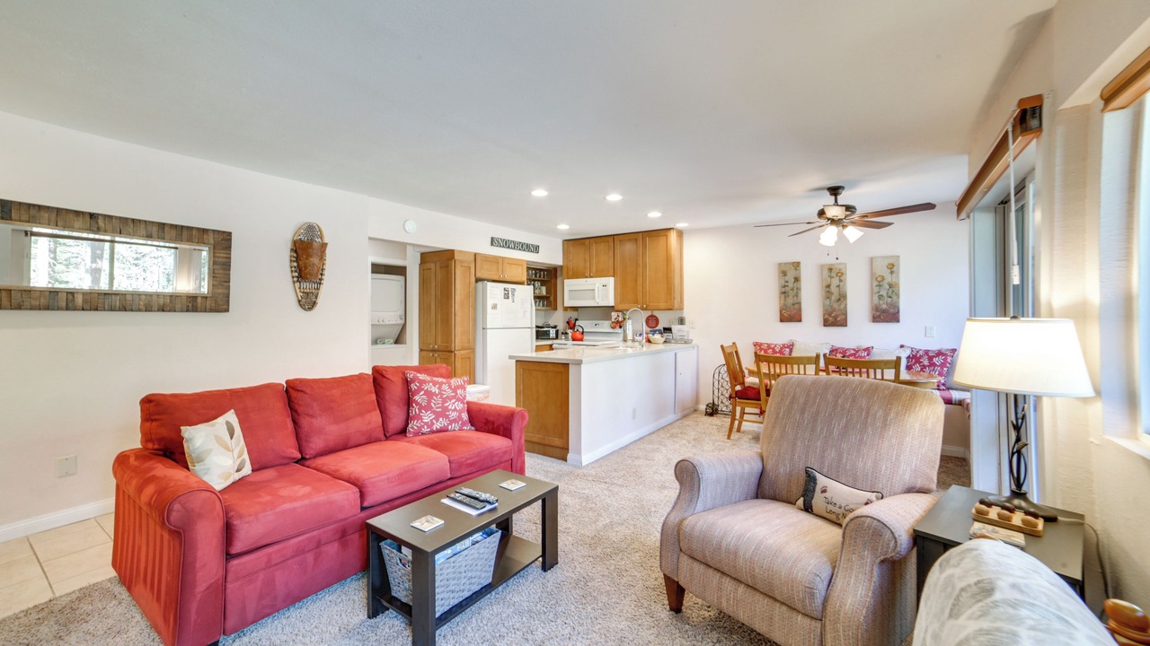 Photo of Livingroom in Majestic Pines