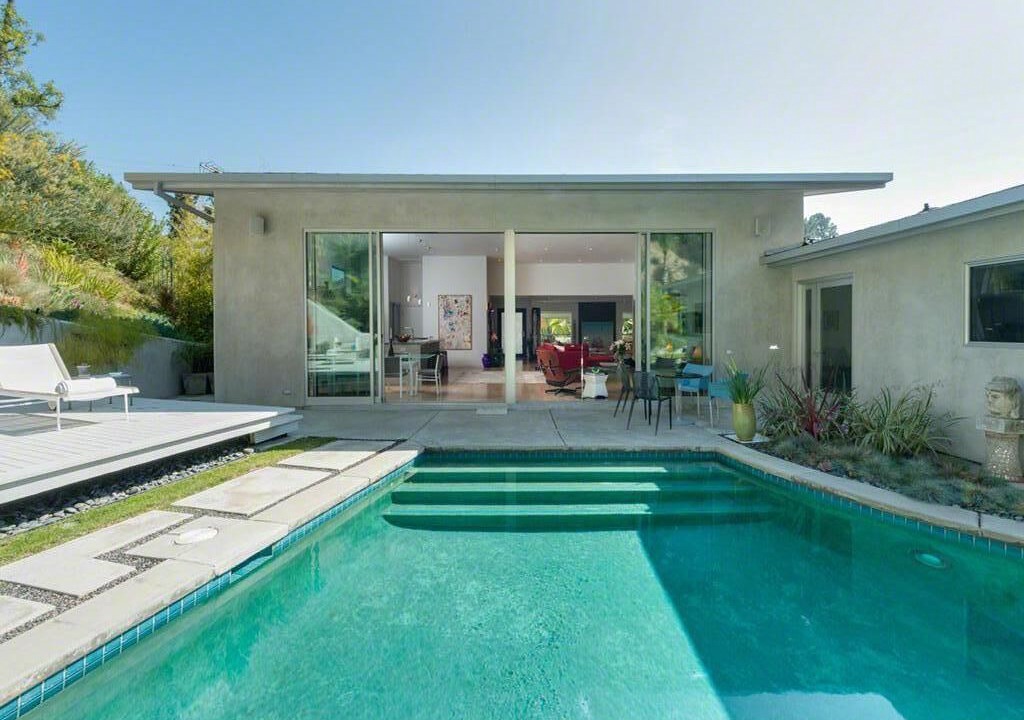 Photo of Outdoor in Hollywood Hills West