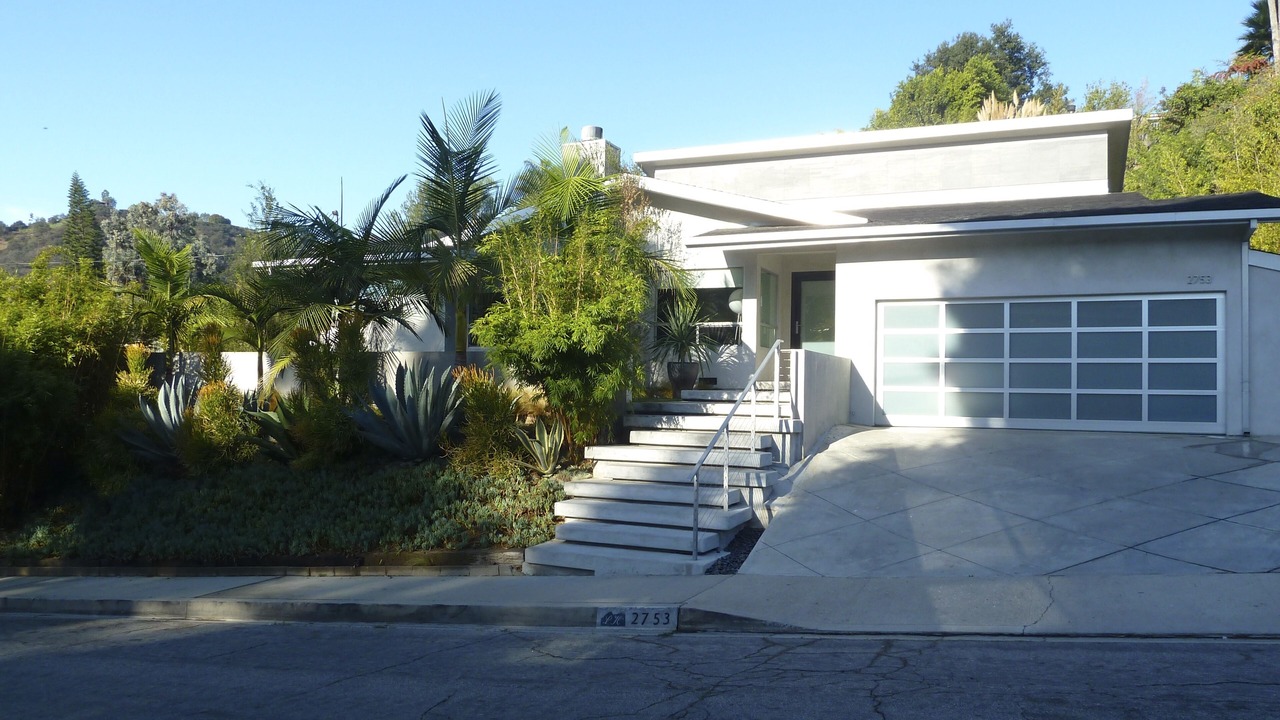 Photo of Others in Hollywood Hills West