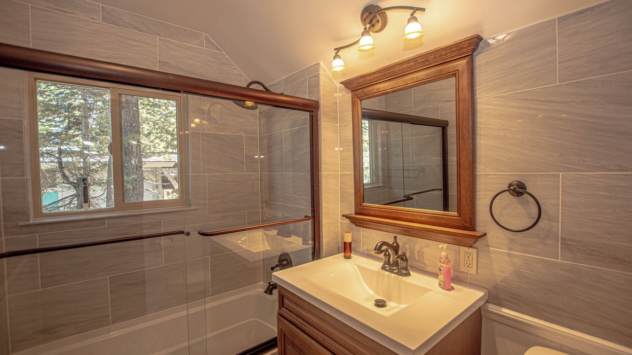 Photo of Bathroom in Tahoma