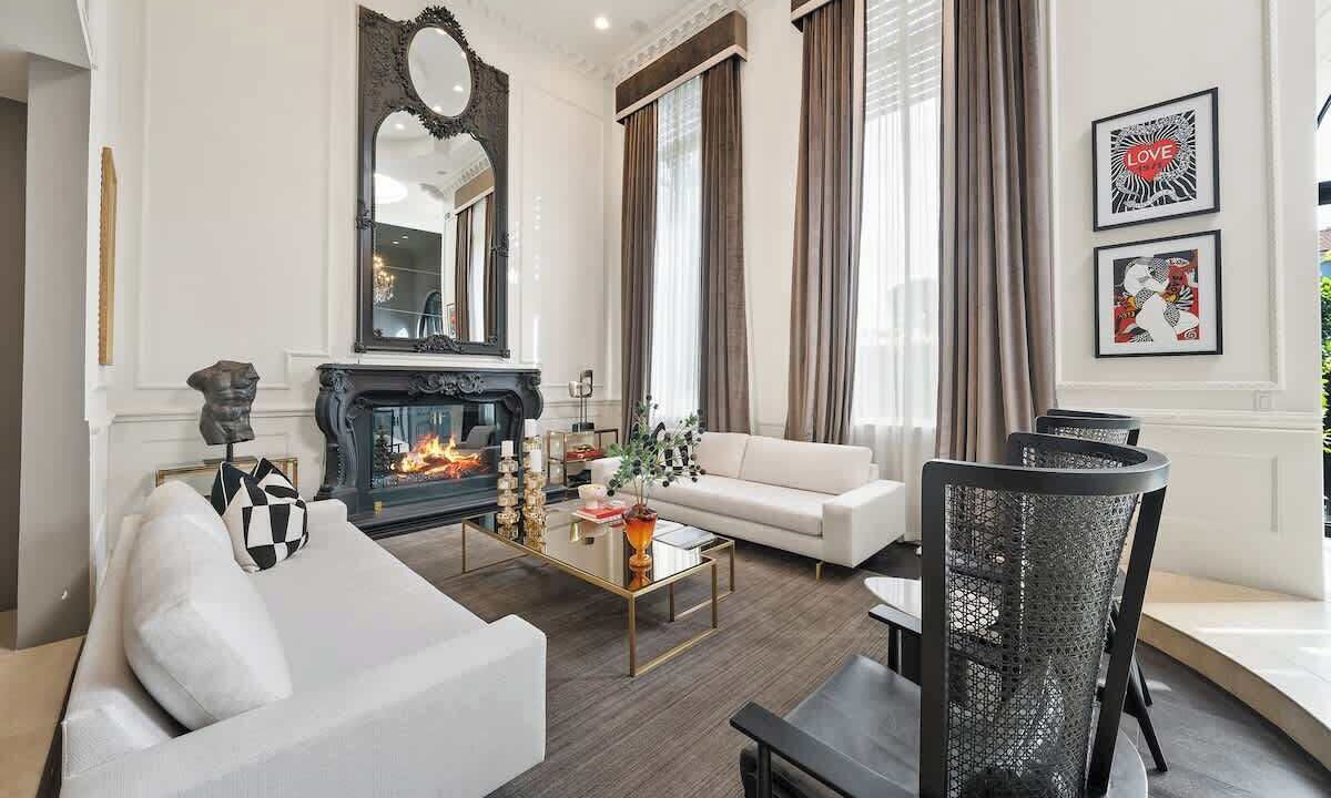 Photo of Livingroom in Hollywood Hills West