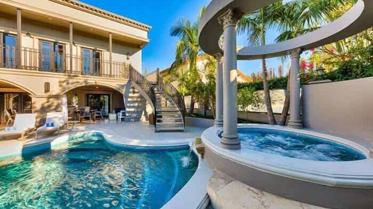 Photo of Outdoor in Hollywood Hills West