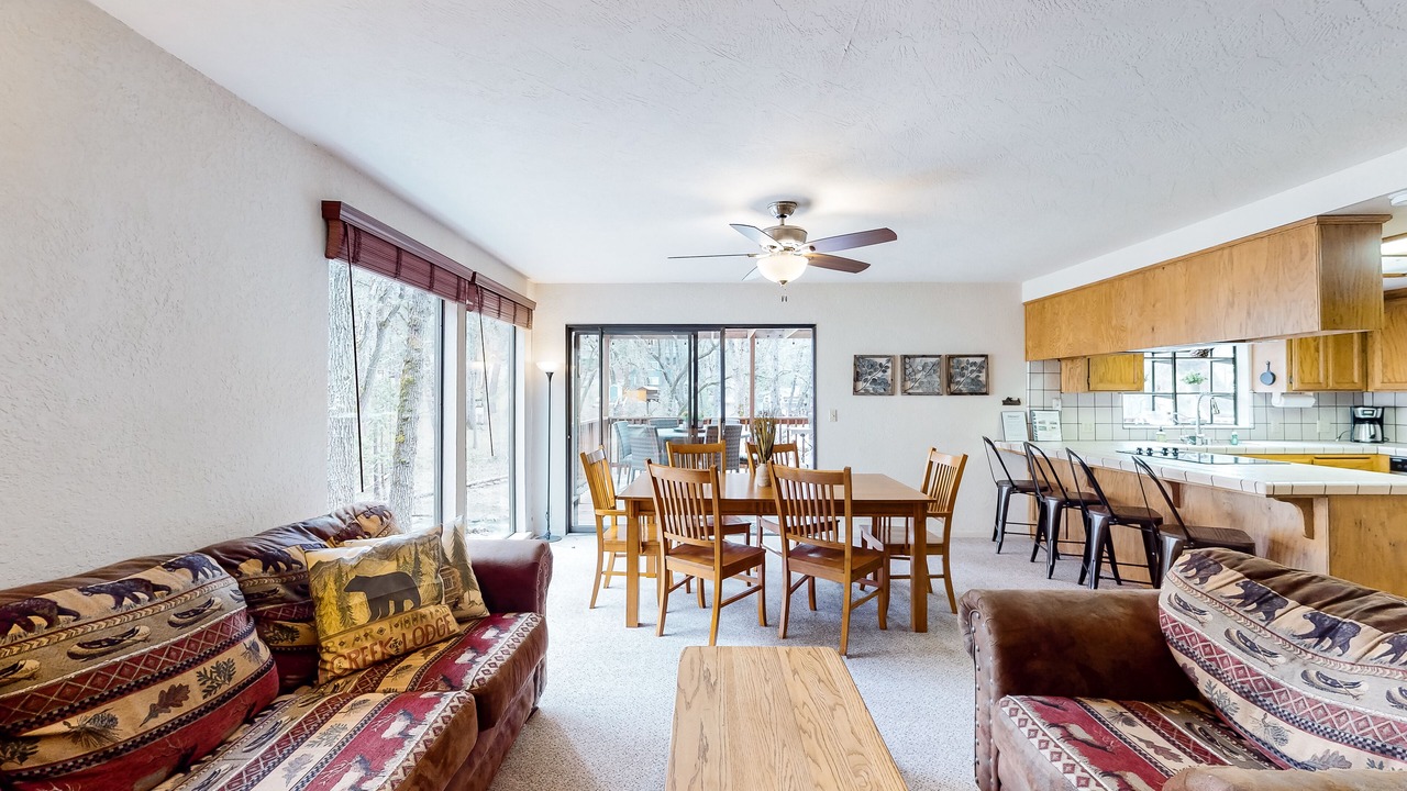 Photo of Livingroom in Groveland