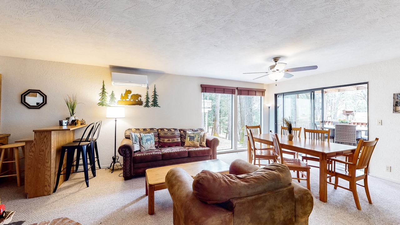 Photo of Livingroom in Groveland