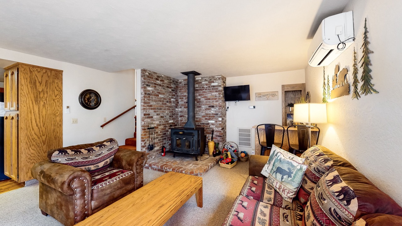Photo of Livingroom in Groveland