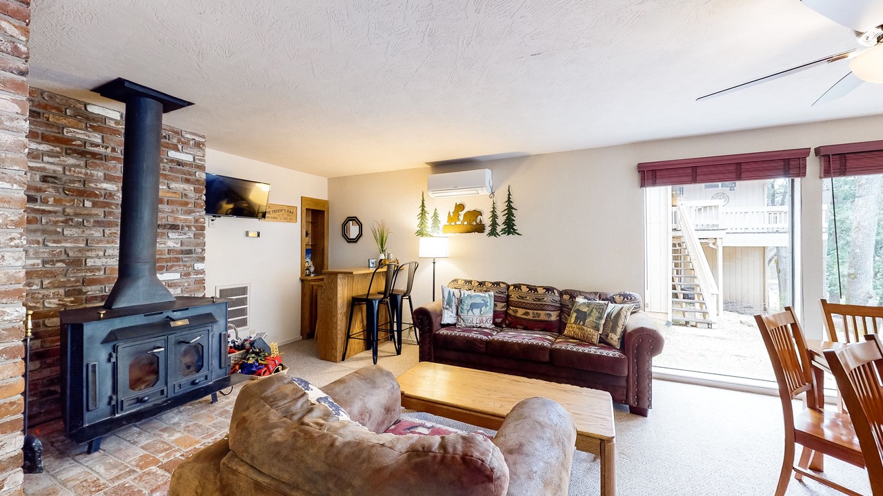 Photo of Livingroom in Groveland