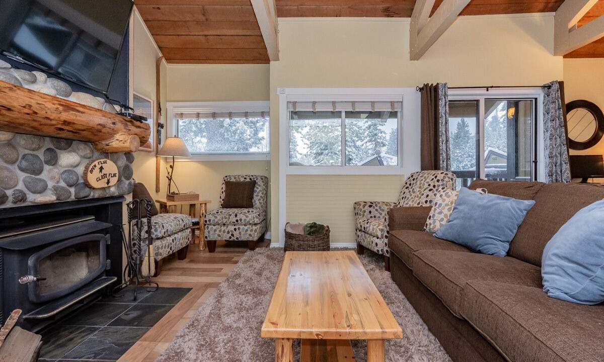 Photo of Livingroom in Majestic Pines