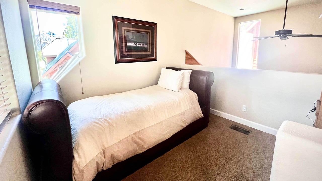 Photo of Bedroom in Mammoth Lakes