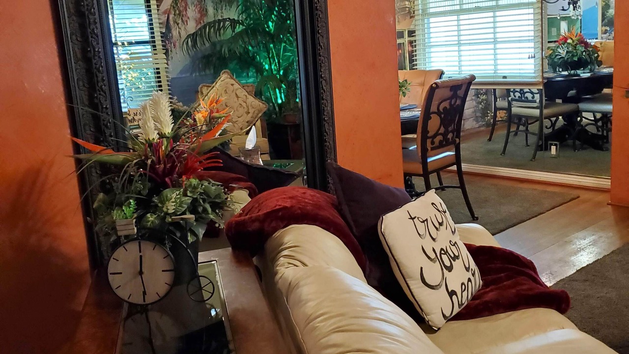 Photo of Livingroom in Riviera - Westchester