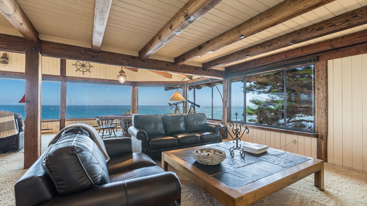Photo of Livingroom in San Simeon
