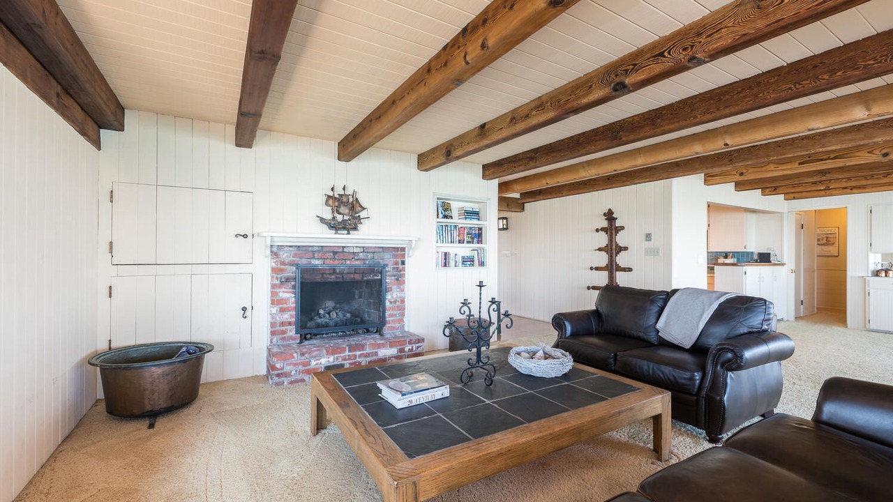 Photo of Livingroom in San Simeon