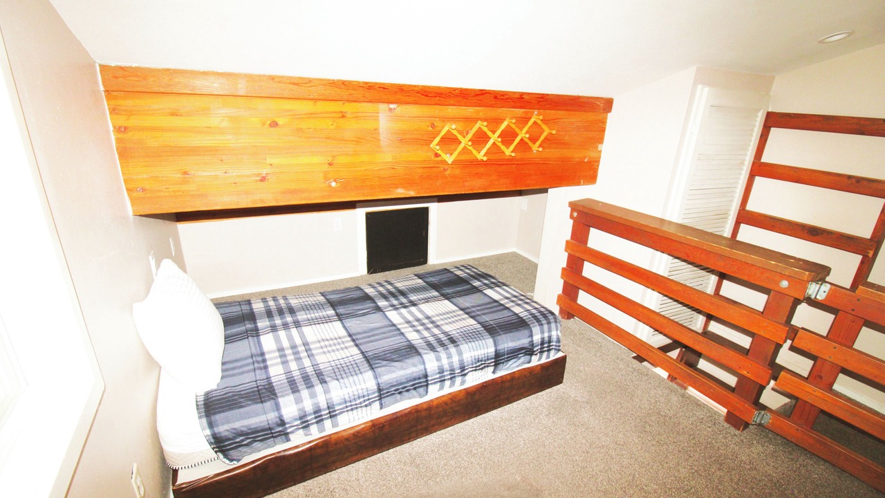 Photo of Bedroom in June Lake