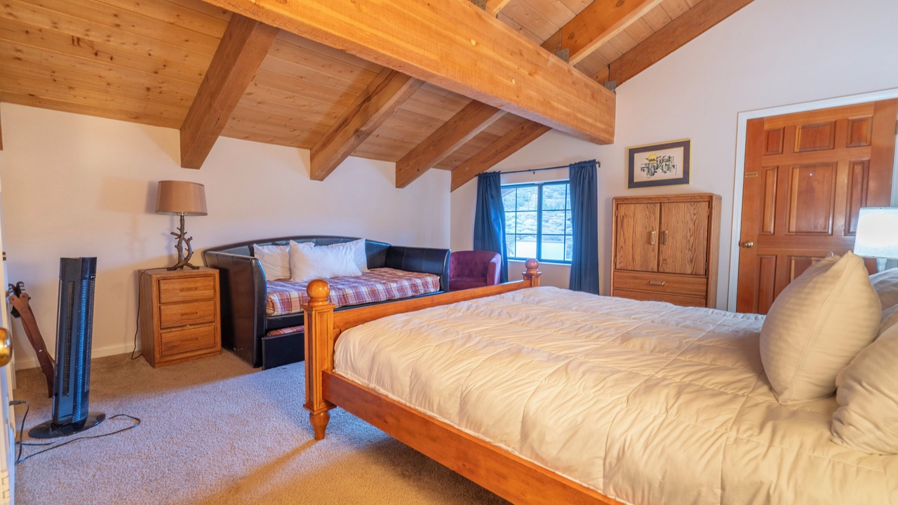 Photo of Bedroom in June Lake