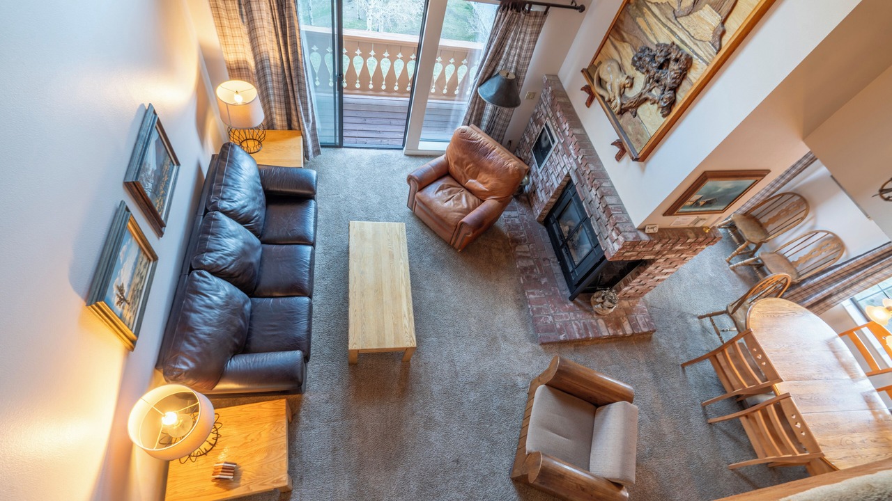 Photo of Livingroom in June Lake
