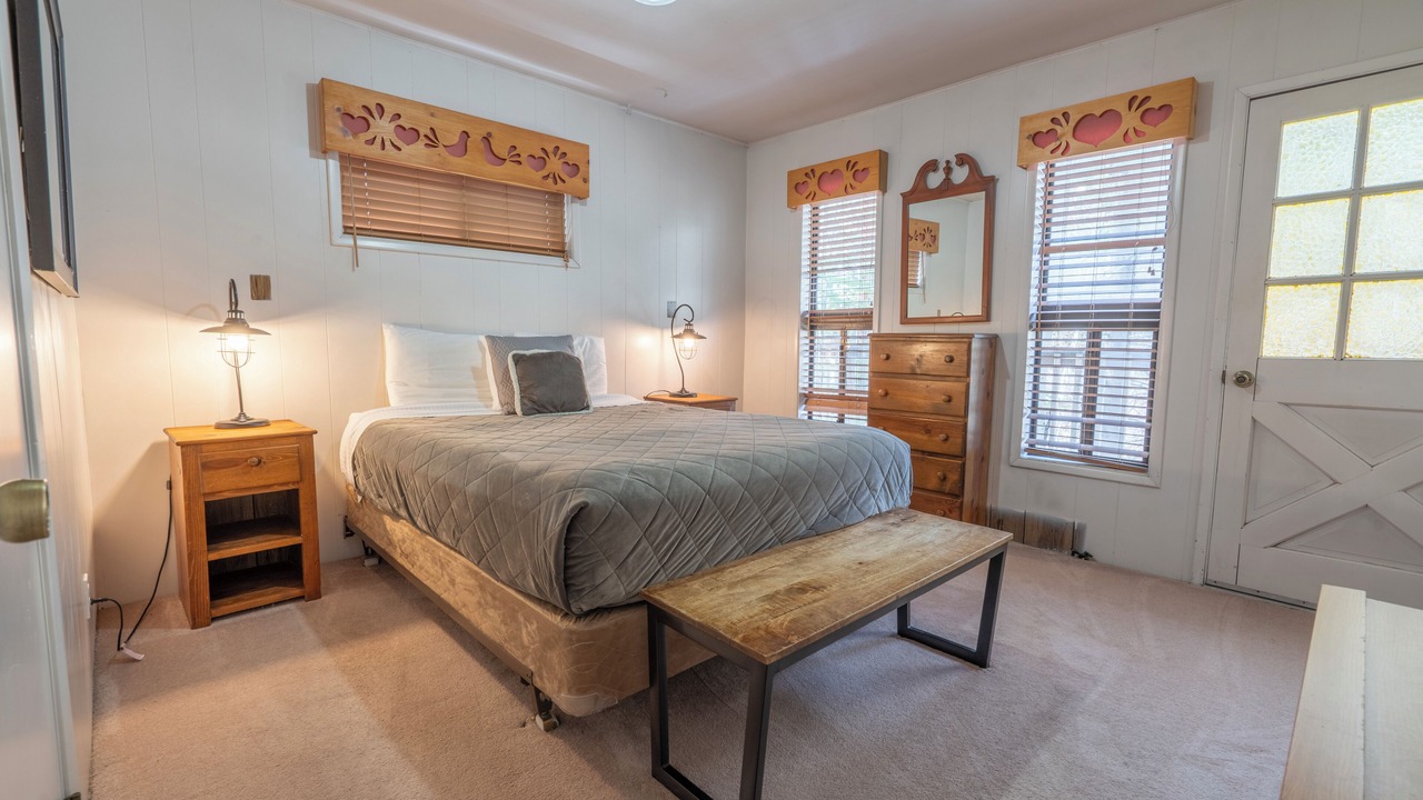 Photo of Bedroom in June Lake
