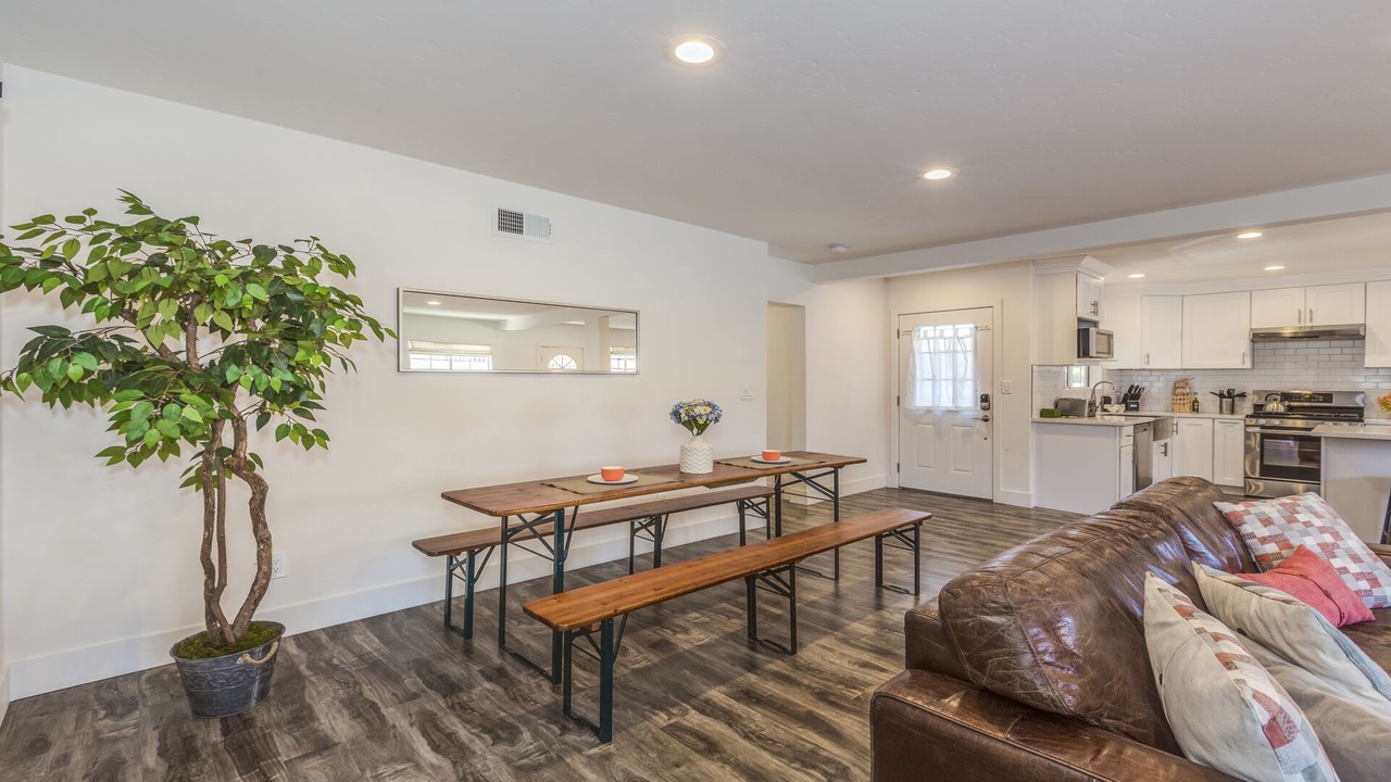Photo of Livingroom in Hermosa Village