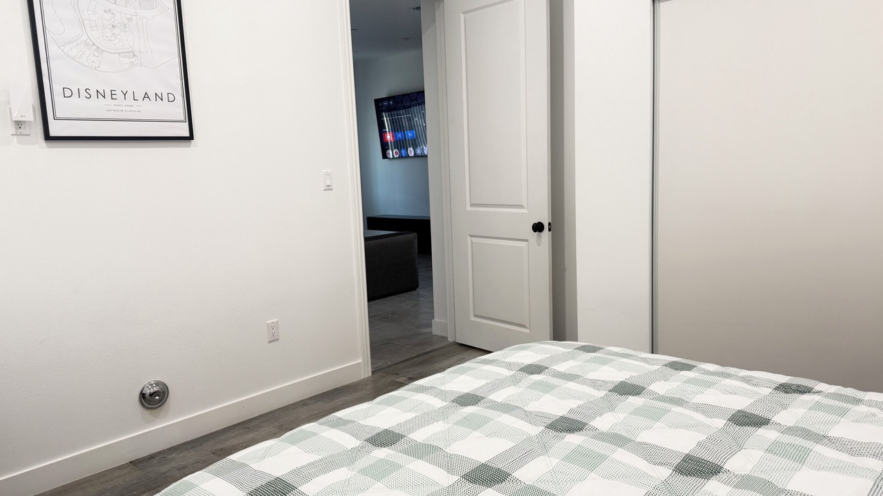 Photo of Bedroom in Midway City