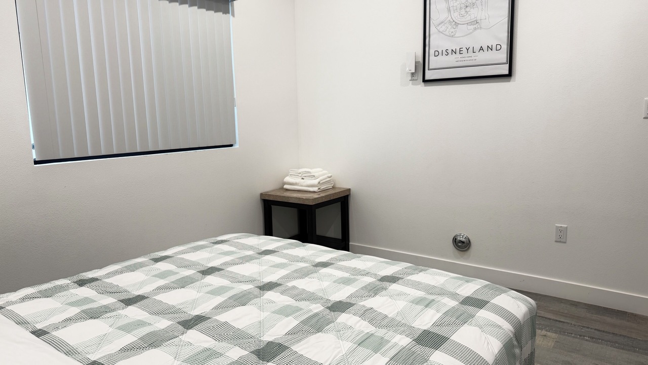 Photo of Bedroom in Midway City