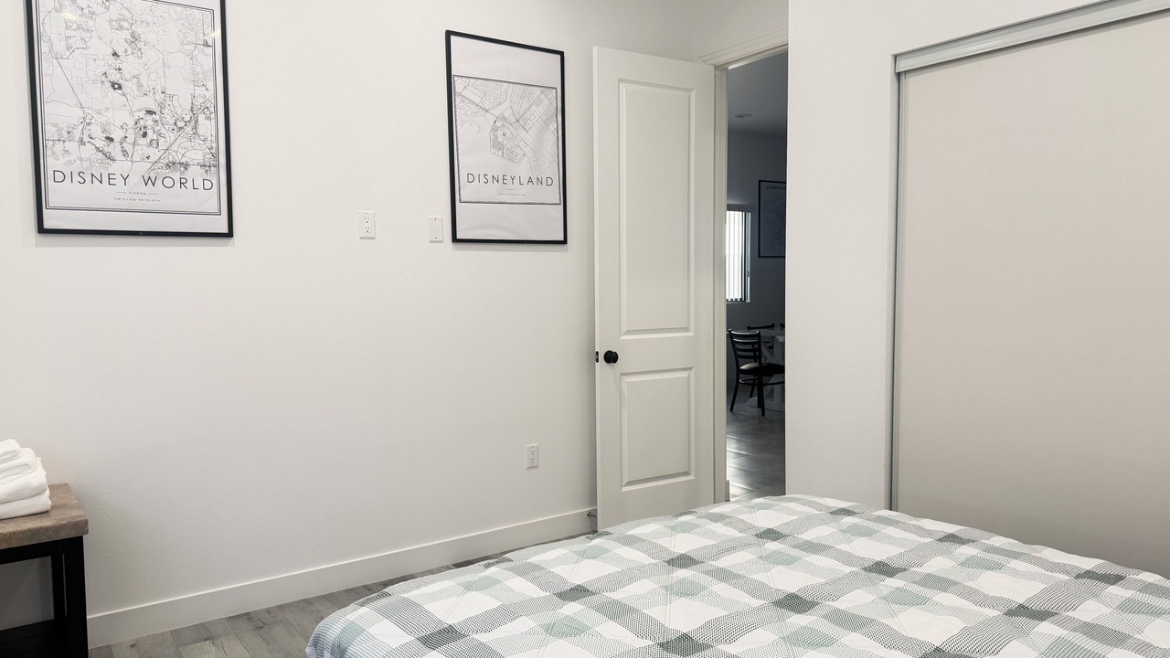Photo of Bedroom in Midway City