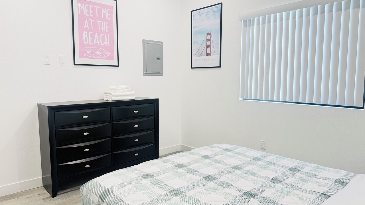 Photo of Bedroom in Midway City