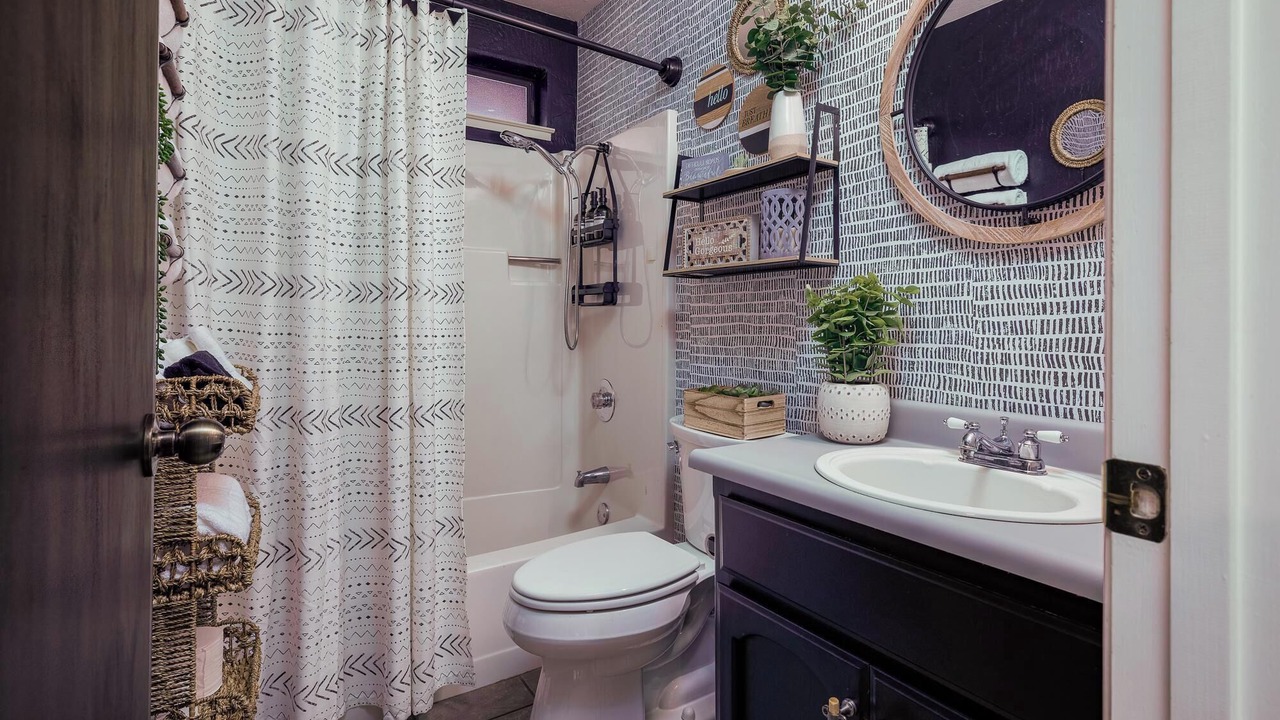 Photo of Bathroom in Groveland