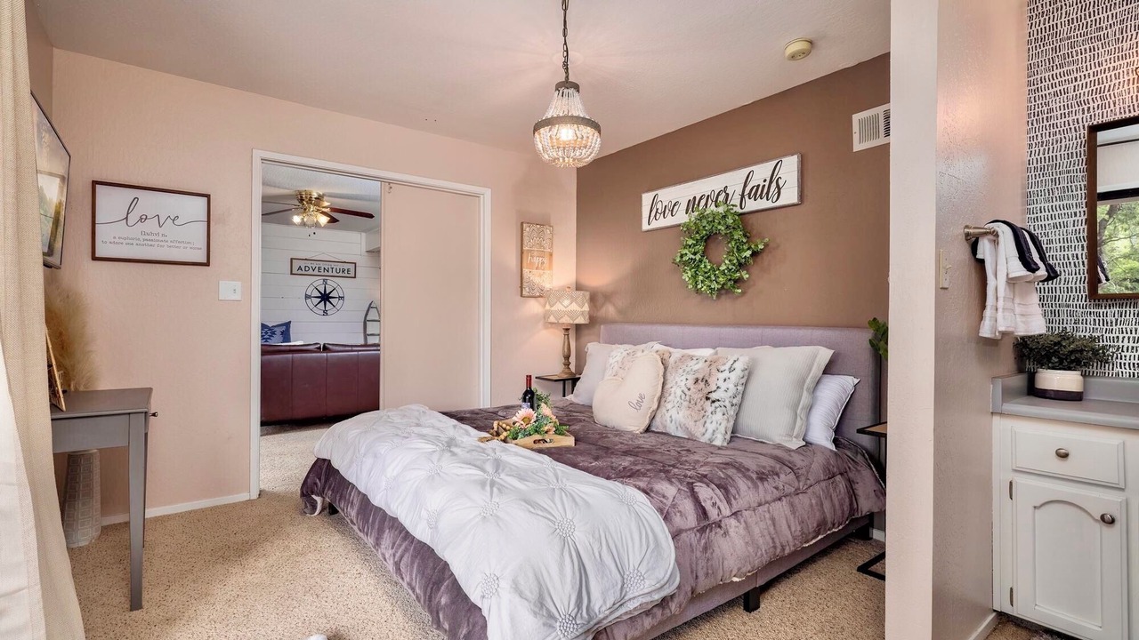 Photo of Bedroom in Groveland
