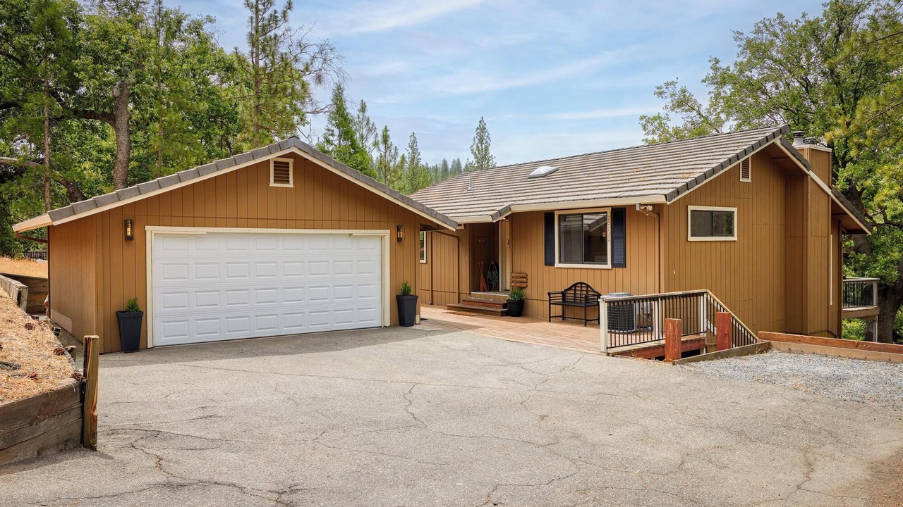 Photo of Outdoor in Groveland