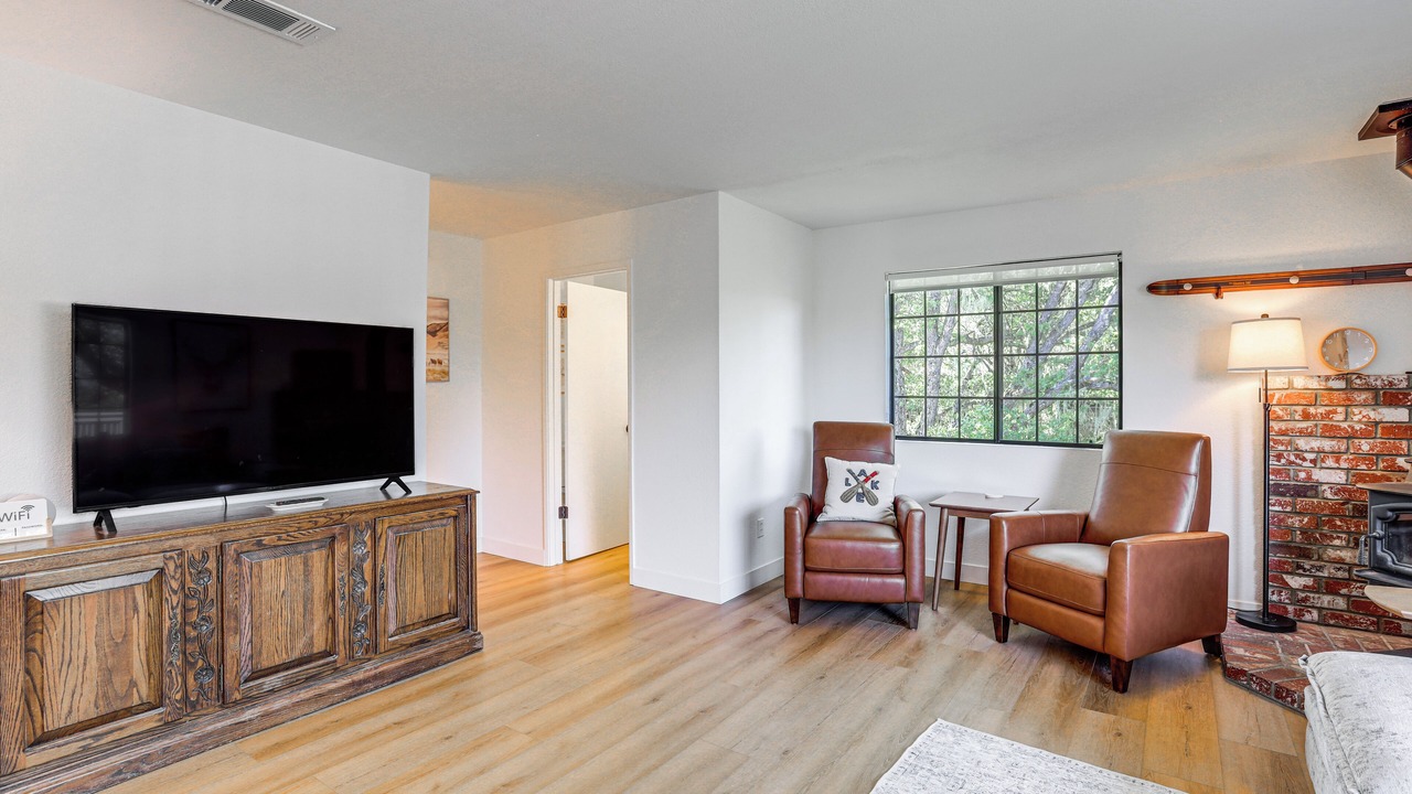 Photo of Livingroom in Oak Shores