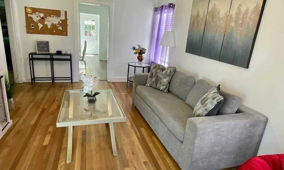 Photo of Livingroom in Fullerton