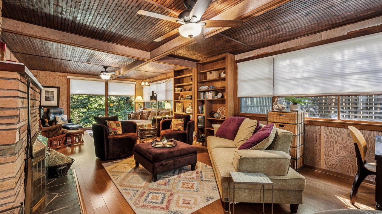Photo of Livingroom in Brookdale