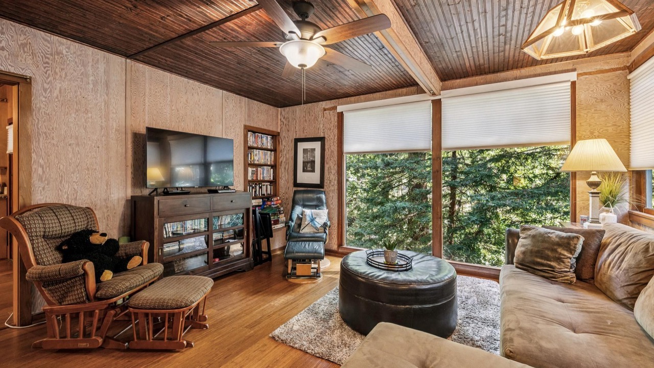 Photo of Livingroom in Brookdale
