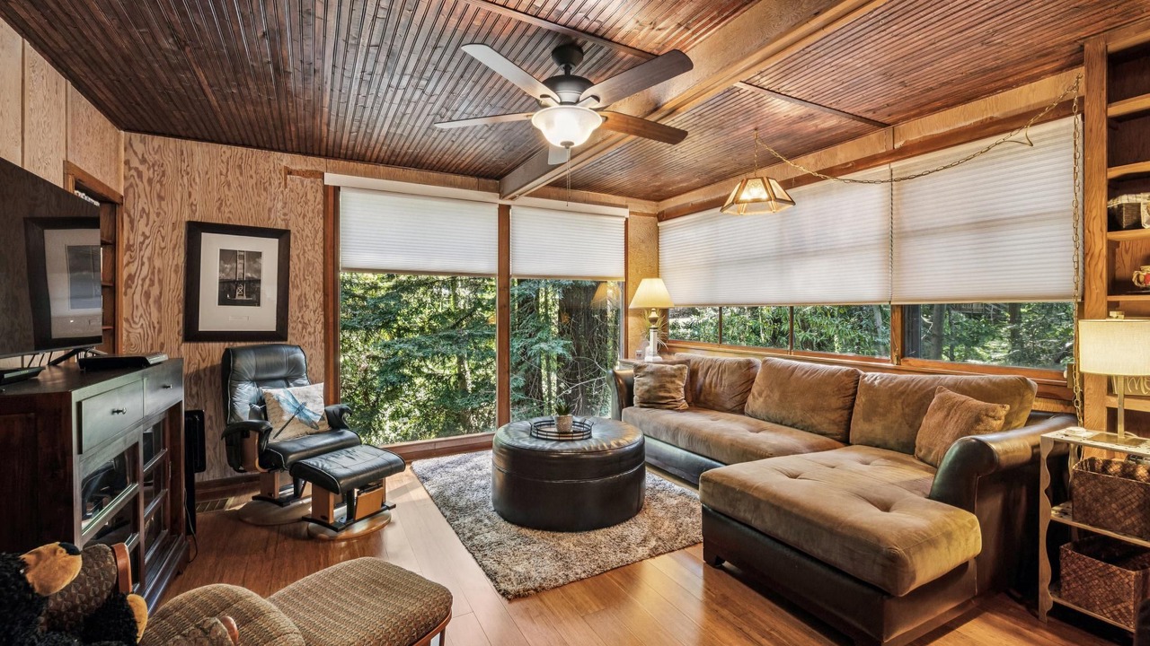 Photo of Livingroom in Brookdale