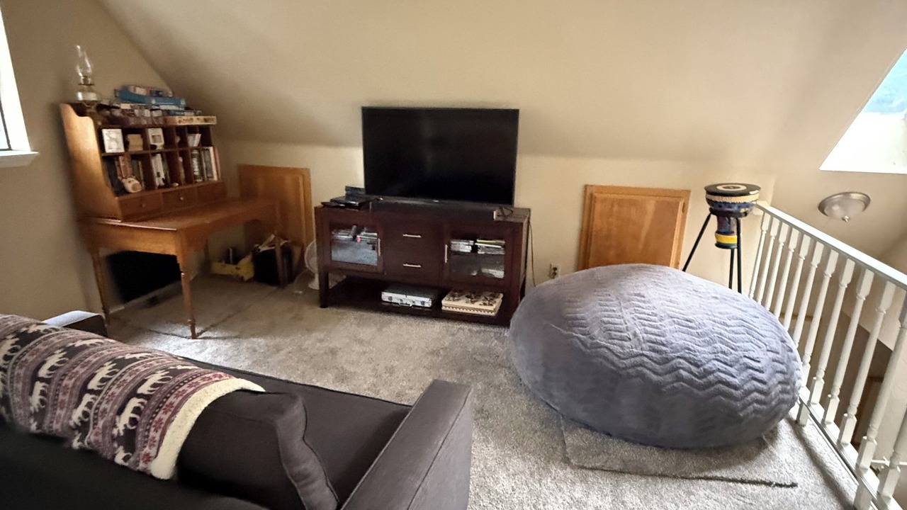 Photo of Livingroom in Hamilton Branch