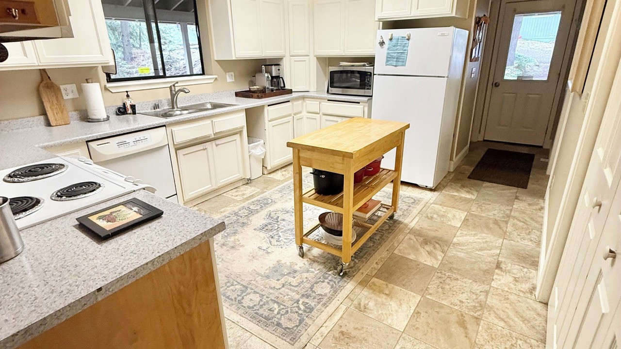 Photo of Kitchen in Hamilton Branch
