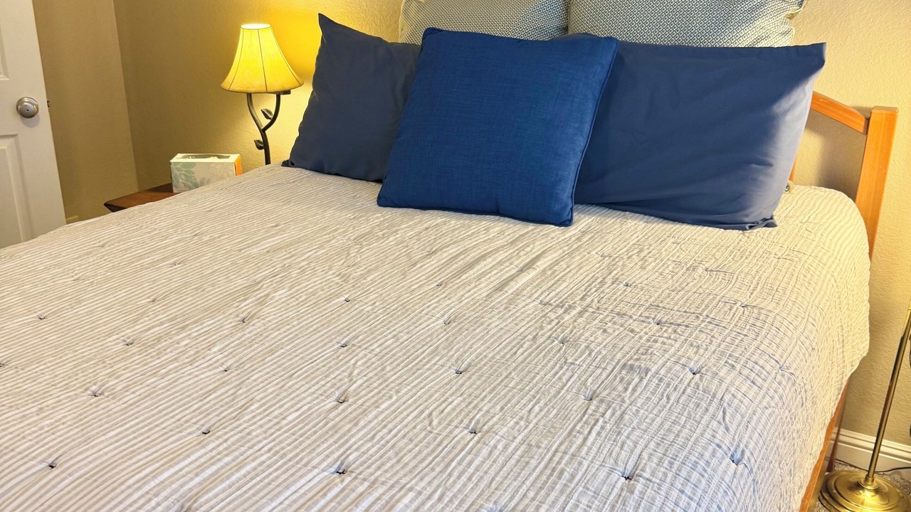 Photo of Bedroom in Hamilton Branch