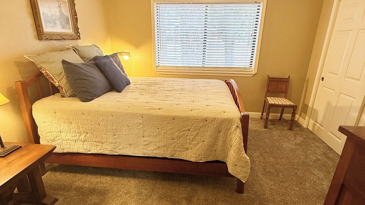 Photo of Bedroom in Hamilton Branch
