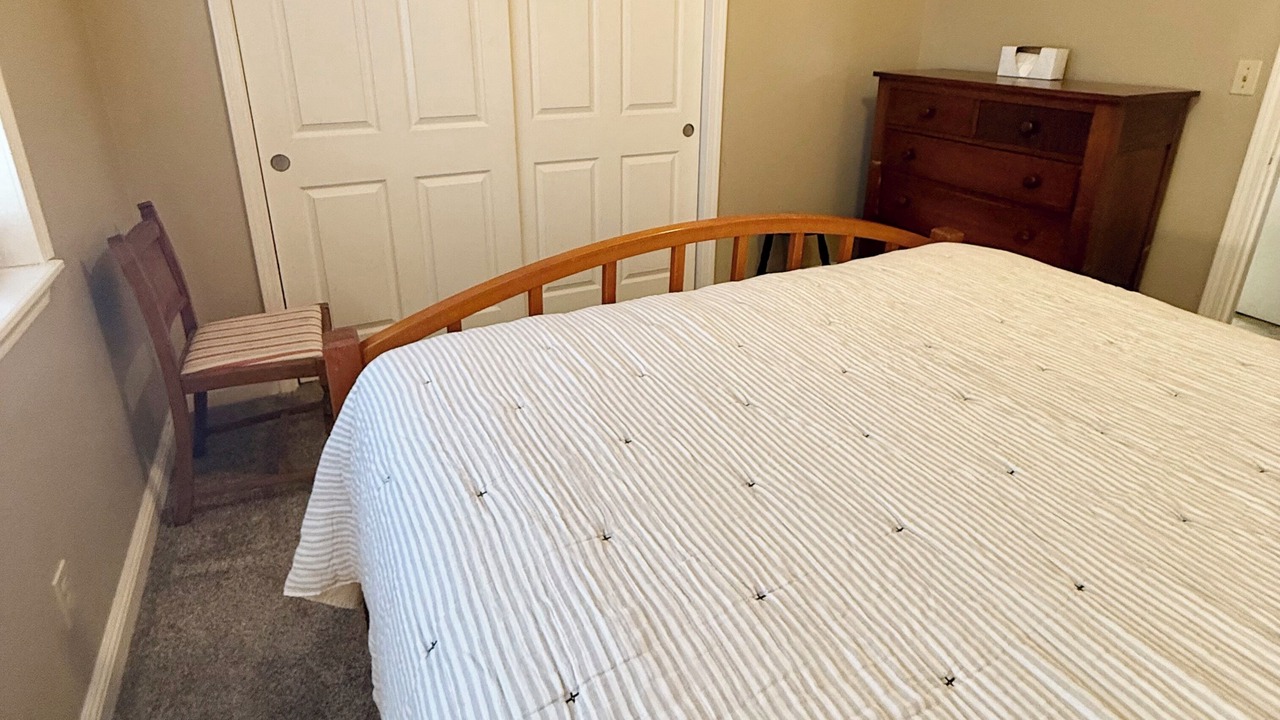 Photo of Bedroom in Hamilton Branch