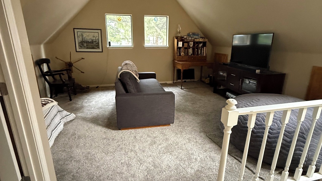 Photo of Livingroom in Hamilton Branch