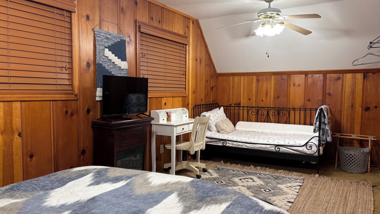 Photo of Bedroom in Sierra Cedars