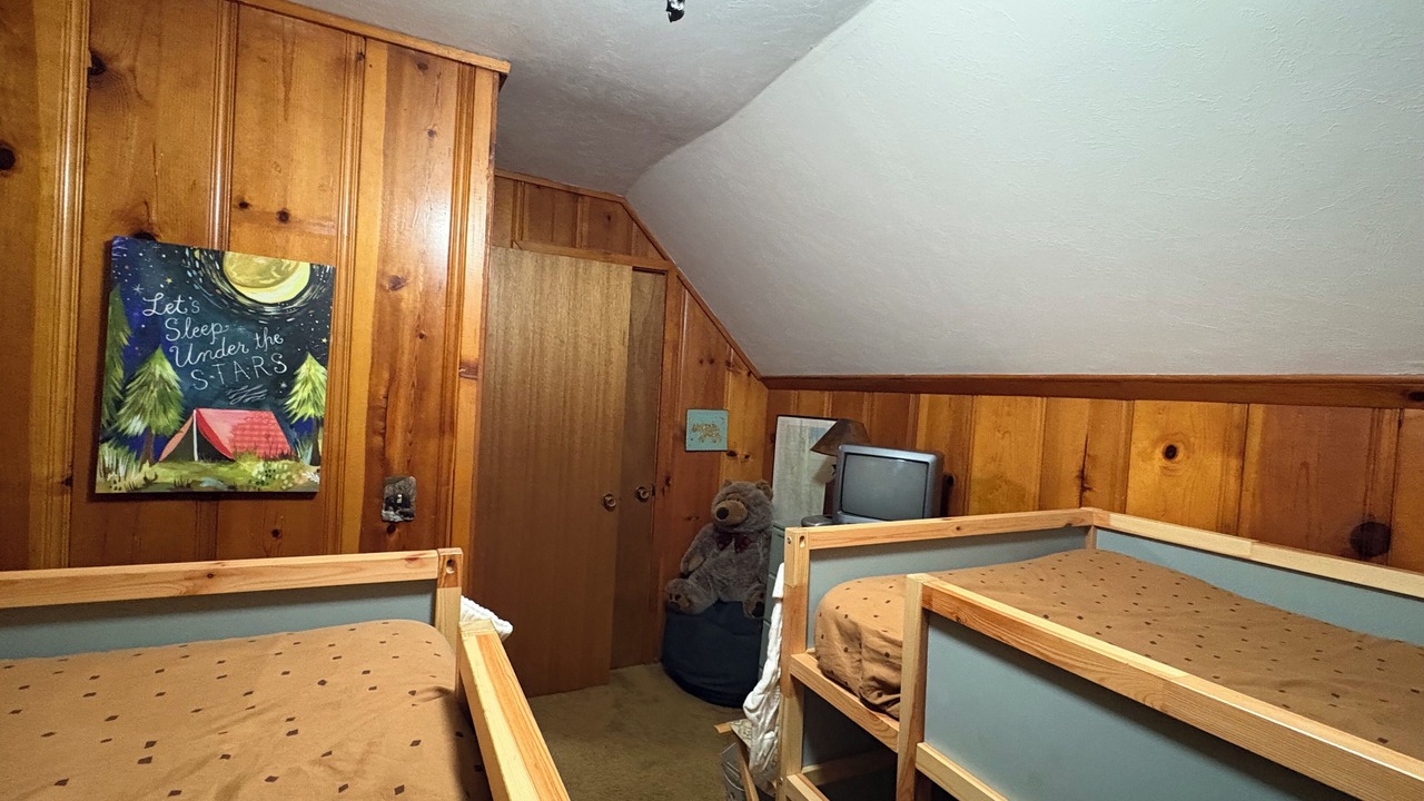 Photo of Bedroom in Sierra Cedars
