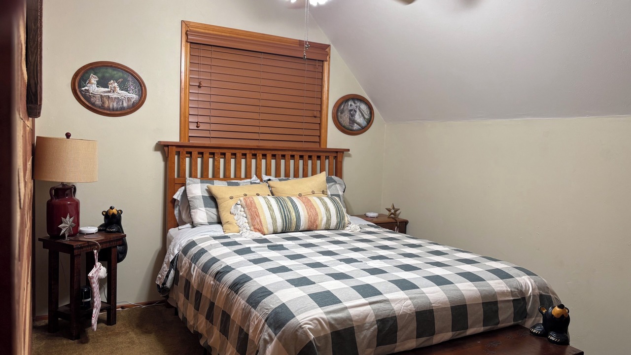Photo of Bedroom in Sierra Cedars