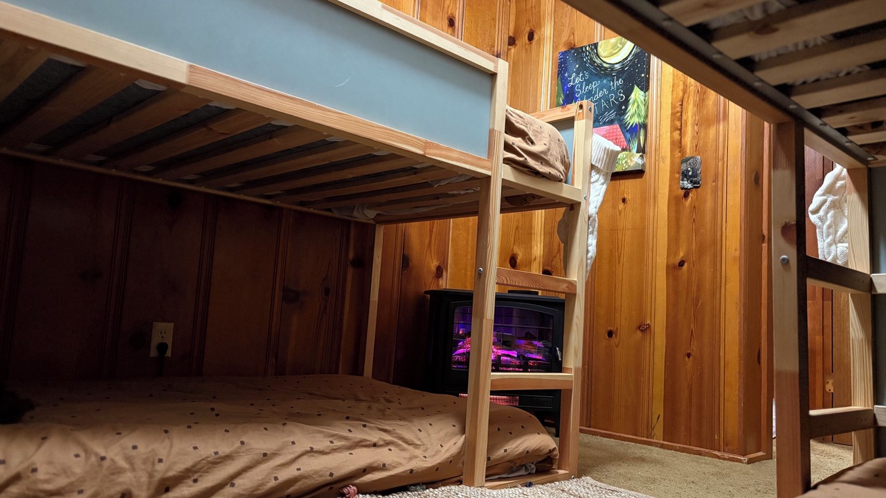 Photo of Bedroom in Sierra Cedars