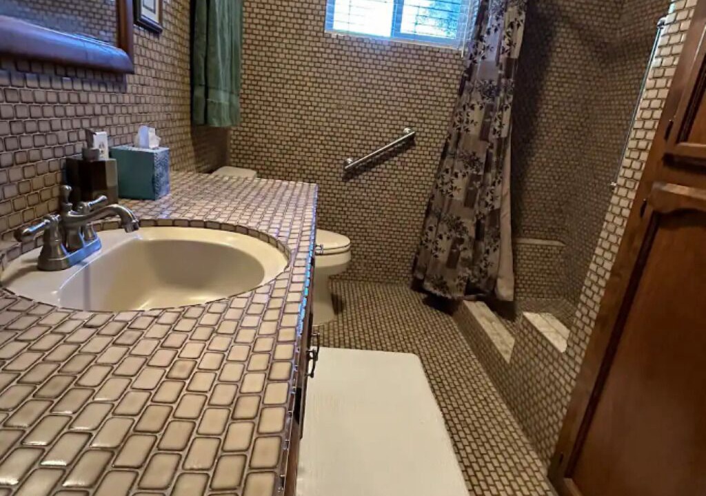 Photo of Bathroom in Kingsburg