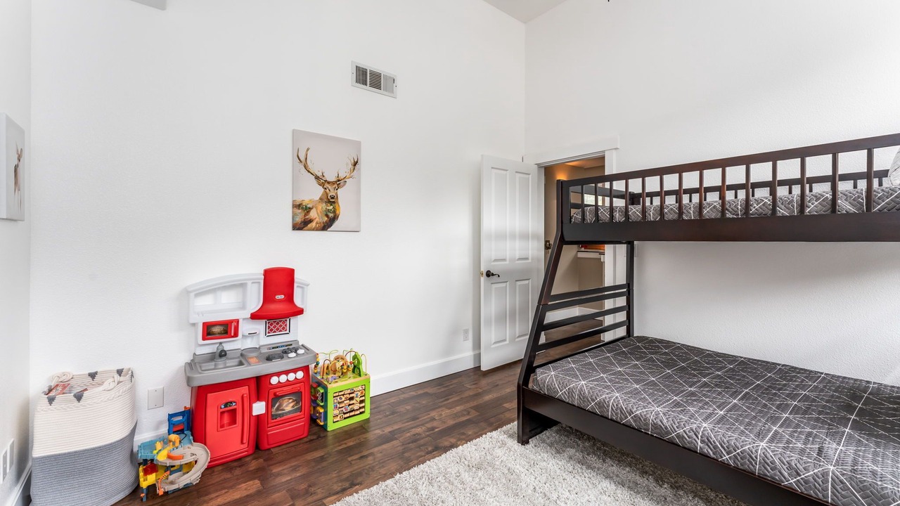 Photo of Bedroom in Coarsegold