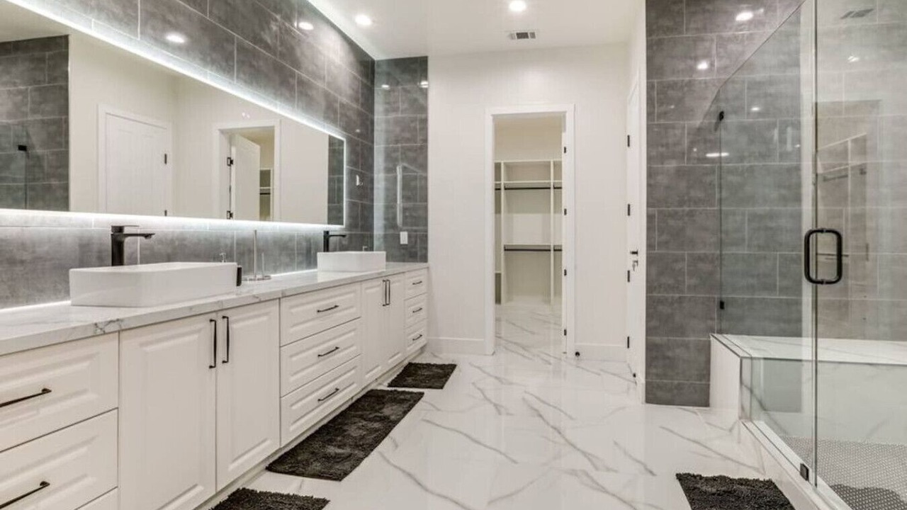 Photo of Bathroom in Lodi